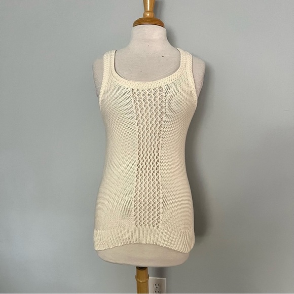 Wallace Jackets & Blazers - Wallace Cream White Sleeveless Knit Eyelet Sweater Vest Size XS